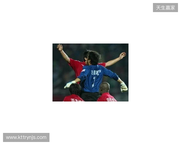 法比奥庆祝足协杯夺冠:我们是冠军了!这座城市值得拥有这一刻 法比奥庆祝足协杯夺冠:我们是冠军了!这座城市值得拥有这一刻