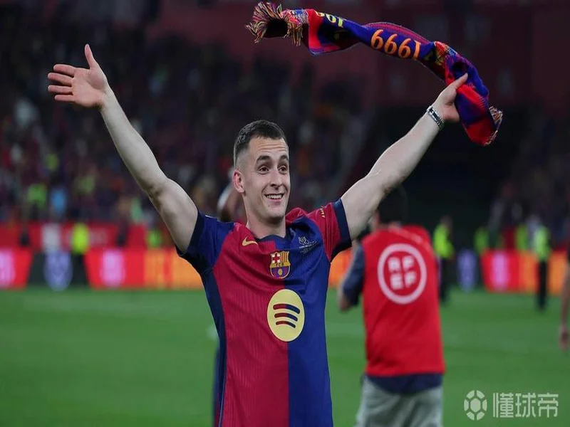 每体：巴萨希望利用桑托斯290万欧欠款，提前锁定左后卫索萨